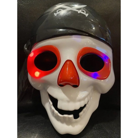 Halloween Kid Size Skeleton Pirate Light Up Hard Plastic Mask - Picture 3 of 6